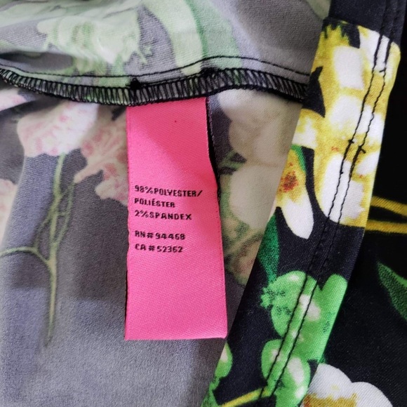 Betsey Johnson floral blouse - Picture 7 of 7